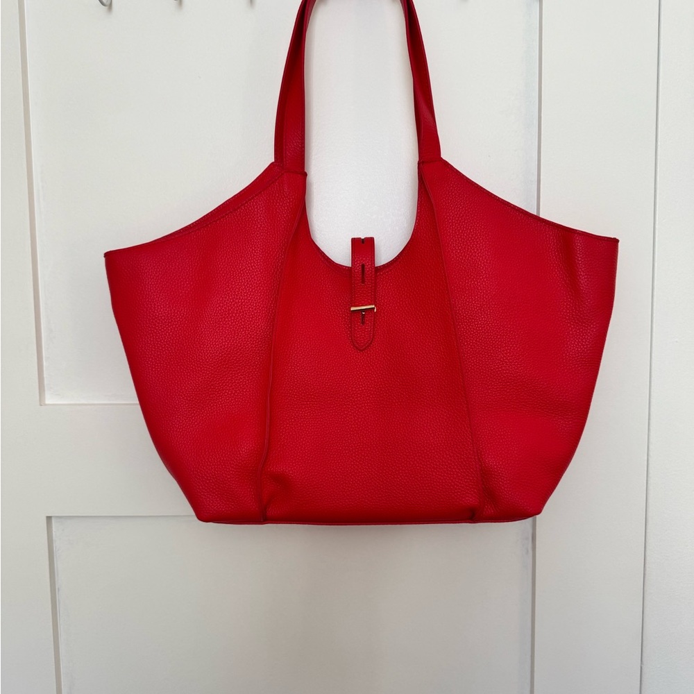 Red Women's Tote Bag